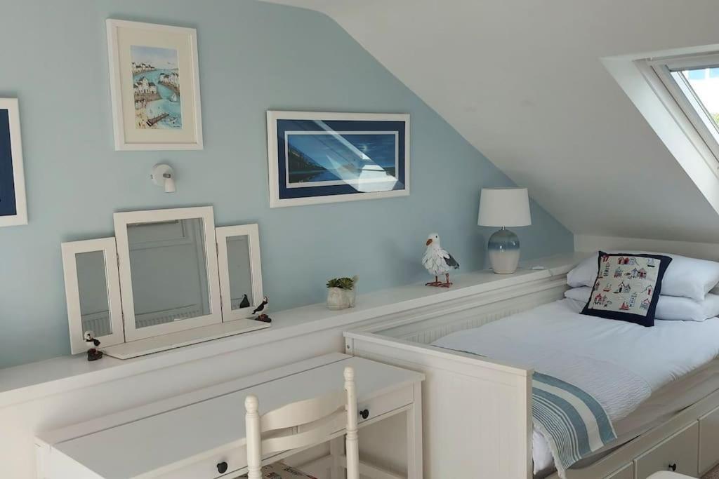 Sea Crest, Beautiful Home In Tenby With Sea Views Exterior foto